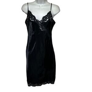 victoria’s secret gold label black lace chemise Size S
